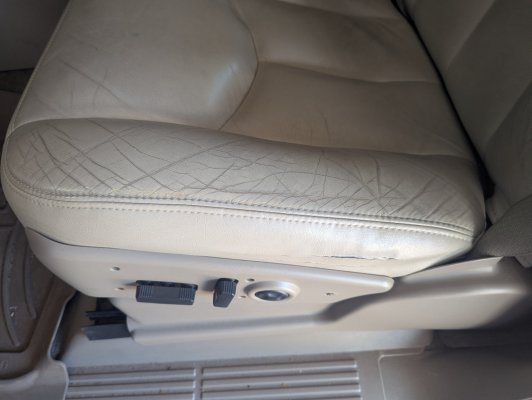 YUKSEAT4.jpg