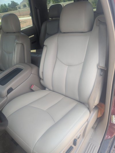 YUKSEAT1.jpg